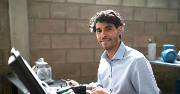 Latino student in a technology class